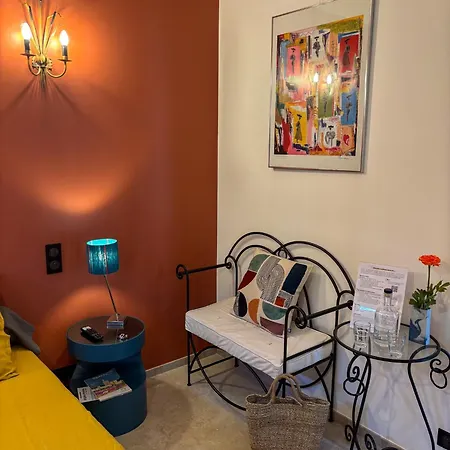 Frühstückspension Maison Sol En Ciel Petit Dejeuner Et Parking Inclus 3*